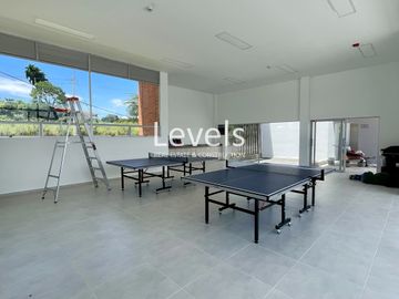 Extraordinaria casa de un solo nivel en renta en Galicia Verde Conjunto Residencial. Cerritos.