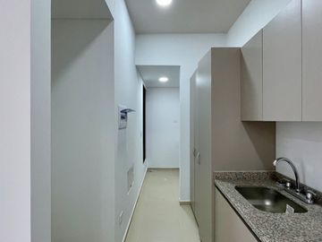 Extraordinaria casa de un solo nivel en renta en Galicia Verde Conjunto Residencial. Cerritos.