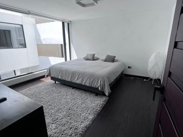 SE VENDE CASA INDEPENDIENTE, 3 NIVELES, PISCINA GONZÁLEZ SUÁREZ