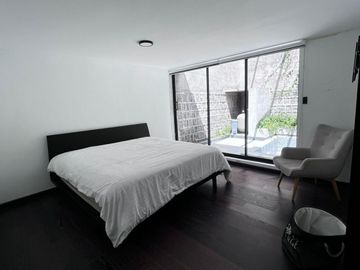 SE VENDE CASA INDEPENDIENTE, 3 NIVELES, PISCINA GONZÁLEZ SUÁREZ
