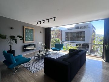 SE VENDE CASA INDEPENDIENTE, 3 NIVELES, PISCINA GONZÁLEZ SUÁREZ
