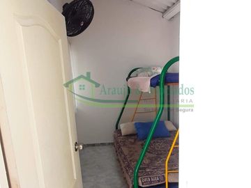 EN FLANDES - TOLIMA VENDEMOS CASA AMOBLADA DE UN PISO EN CONDOMINIO VENECIA 1.