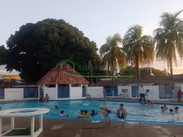 EN FLANDES - TOLIMA VENDEMOS CASA AMOBLADA DE UN PISO EN CONDOMINIO VENECIA 1.