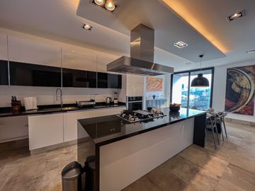 Departamento En Venta En Bosque Real Residence, 3 Recámaras, Vista Al Campo De Golf