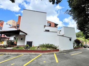 VENDO CASA EN LA FLORESTA