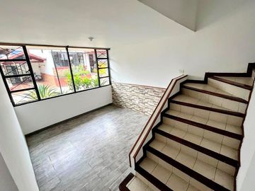 VENDO CASA EN LA FLORESTA