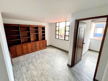 VENDO CASA EN LA FLORESTA