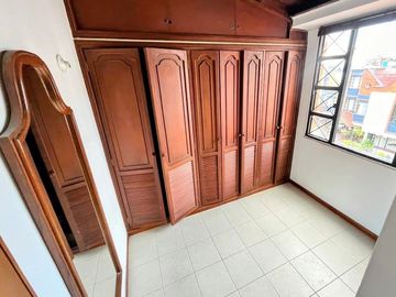 VENDO CASA EN LA FLORESTA