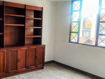 VENDO CASA EN LA FLORESTA