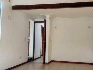 VENDO CASA EN LA FLORESTA
