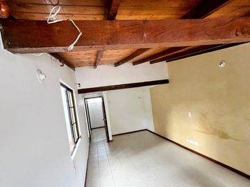 VENDO CASA EN LA FLORESTA