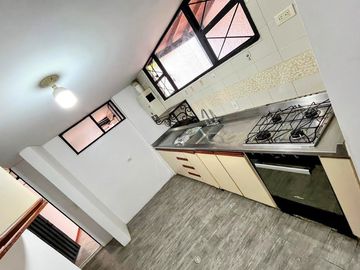 VENDO CASA EN LA FLORESTA