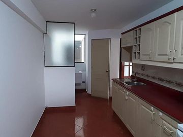 ALQUILER departamento frente a parque en SAN BORJA ideal para familias jóvenes.