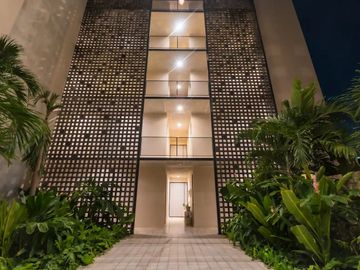 Departamento de 3 habitaciones amueblado frente al parque La Ceiba en Playa del Carmen