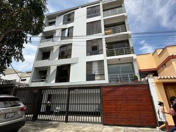 Acogedor Departamento 01 dorm. Dúplex 75 m²  Magdalena del Mar límite con San Isidro