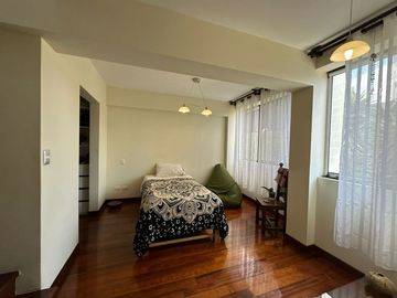 Acogedor Departamento 01 dorm. Dúplex 75 m²  Magdalena del Mar límite con San Isidro