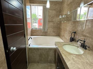 Acogedor Departamento 01 dorm. Dúplex 75 m²  Magdalena del Mar límite con San Isidro