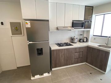 Venta De Bello Duplex De Estreno Con Balcon En Salmanca De Monterrico Ate
