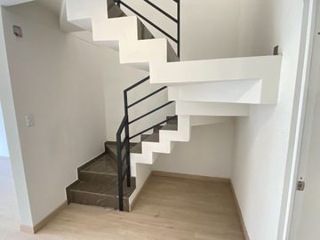 Venta De Bello Duplex De Estreno Con Balcon En Salmanca De Monterrico Ate