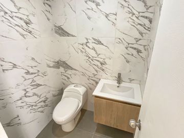 Venta De Bello Duplex De Estreno Con Balcon En Salmanca De Monterrico Ate