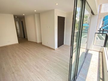 Venta De Bello Duplex De Estreno Con Balcon En Salmanca De Monterrico Ate