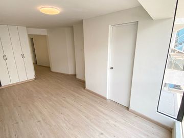 Venta De Bello Duplex De Estreno Con Balcon En Salmanca De Monterrico Ate