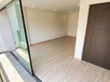 Venta De Bello Duplex De Estreno Con Balcon En Salmanca De Monterrico Ate