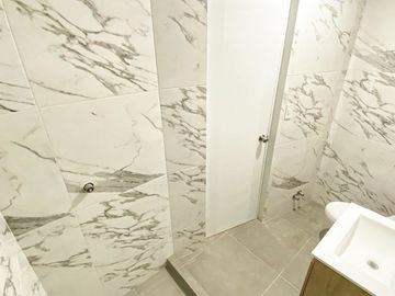 Venta De Bello Duplex De Estreno Con Balcon En Salmanca De Monterrico Ate
