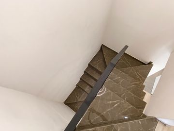 Venta De Bello Duplex De Estreno Con Balcon En Salmanca De Monterrico Ate
