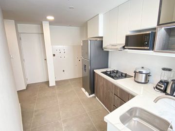 Venta De Bello Duplex De Estreno Con Balcon En Salmanca De Monterrico Ate