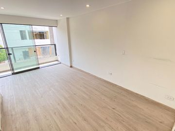 Venta De Bello Duplex De Estreno Con Balcon En Salmanca De Monterrico Ate