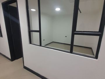 CASA EN VENTA EN BRITALIA KENNEDY 3 NIVELES CON TERRAZA