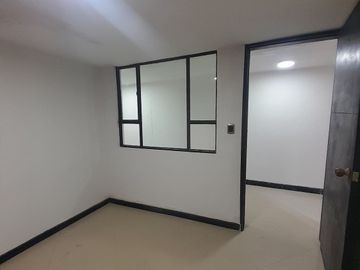 CASA EN VENTA EN BRITALIA KENNEDY 3 NIVELES CON TERRAZA