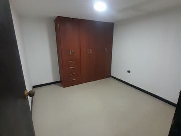 CASA EN VENTA EN BRITALIA KENNEDY 3 NIVELES CON TERRAZA