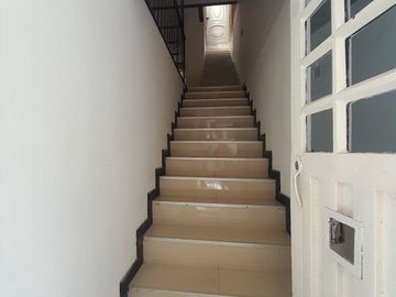 CASA EN VENTA EN BRITALIA KENNEDY 3 NIVELES CON TERRAZA
