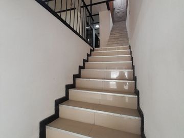 CASA EN VENTA EN BRITALIA KENNEDY 3 NIVELES CON TERRAZA