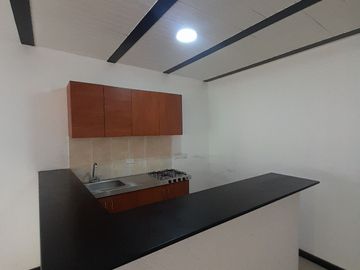 CASA EN VENTA EN BRITALIA KENNEDY 3 NIVELES CON TERRAZA