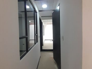 CASA EN VENTA EN BRITALIA KENNEDY 3 NIVELES CON TERRAZA