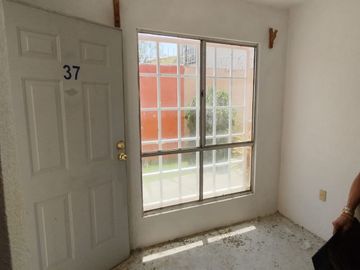 BONITA CASA EN RECUPERACIÓN BANCARIA (NO CREDITOS), EXCELENTE UBICACIÓN EN CONJUNTO HAB. LAS GARZAS, EMILIANO ZAPATA, MORELOS ¡POSESIÓN INMEDIATA!