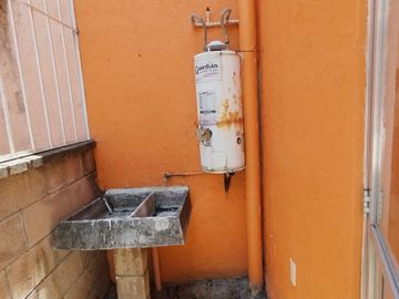 BONITA CASA EN RECUPERACIÓN BANCARIA (NO CREDITOS), EXCELENTE UBICACIÓN EN CONJUNTO HAB. LAS GARZAS, EMILIANO ZAPATA, MORELOS ¡POSESIÓN INMEDIATA!