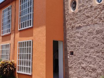 BONITA CASA EN RECUPERACIÓN BANCARIA (NO CREDITOS), EXCELENTE UBICACIÓN EN CONJUNTO HAB. LAS GARZAS, EMILIANO ZAPATA, MORELOS ¡POSESIÓN INMEDIATA!