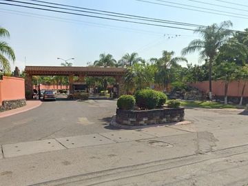 BONITA CASA EN RECUPERACIÓN BANCARIA (NO CREDITOS), EXCELENTE UBICACIÓN EN CONJUNTO HAB. LAS GARZAS, EMILIANO ZAPATA, MORELOS ¡POSESIÓN INMEDIATA!