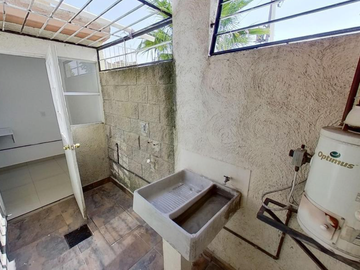 CASA, INCREIBLE OPORTUNIDAD EN REAL DEL CID, TECAMAC
