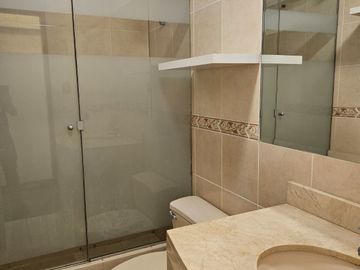 VENTA DEPARTAMENTO 4TO PISO + AIRES + COCHERA EN SURCO