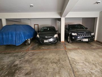 VENTA DEPARTAMENTO 4TO PISO + AIRES + COCHERA EN SURCO