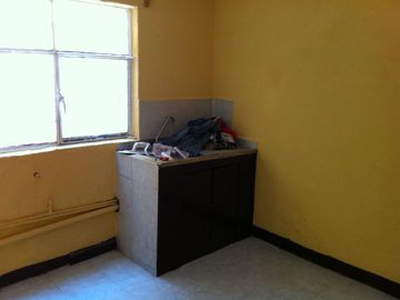 Excelente CASA Familiar