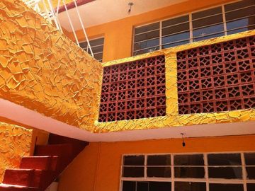 Excelente CASA Familiar