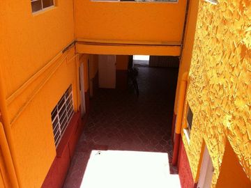 Excelente CASA Familiar