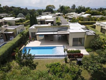 Casa Campestre en renta - El Caimo