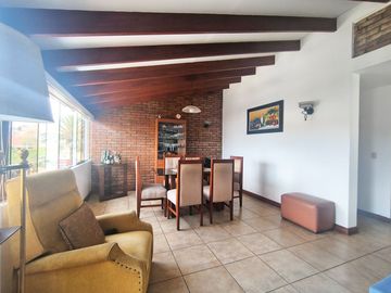 Se Vende Amplio Departamento Dúplex en Surco